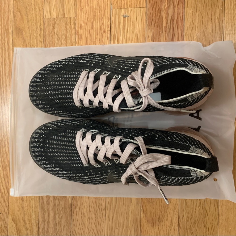 Nike VaporMax Pink Sneaker